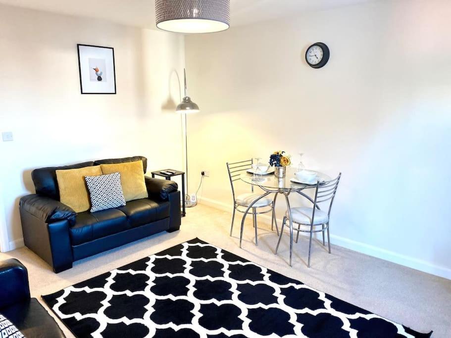 Amazing 2-Bed City Centre Apt With Parking Coventry Exterior foto