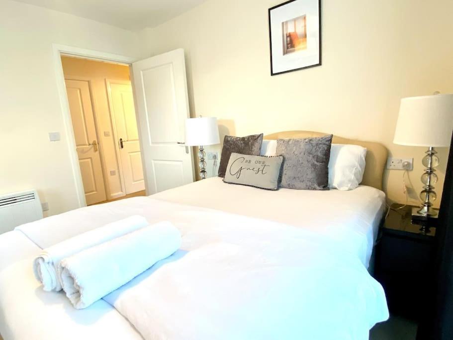 Amazing 2-Bed City Centre Apt With Parking Coventry Exterior foto